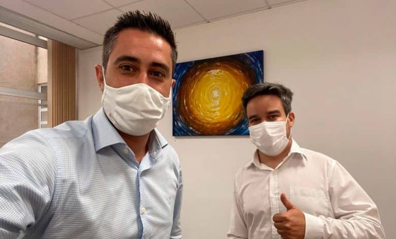 Caio Salgado esteve na Secretaria da Cultura, sendo muito bem recebido pelo Secretário João Manoel da Costa Neto