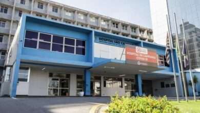 frente do hospital